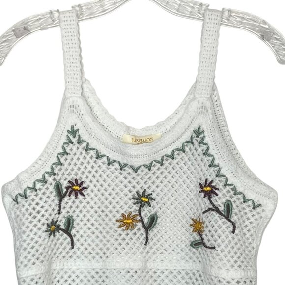 Rebellion Crochet Crop Top Womens Large White New Floral Embroidery - Picture 3 of 9